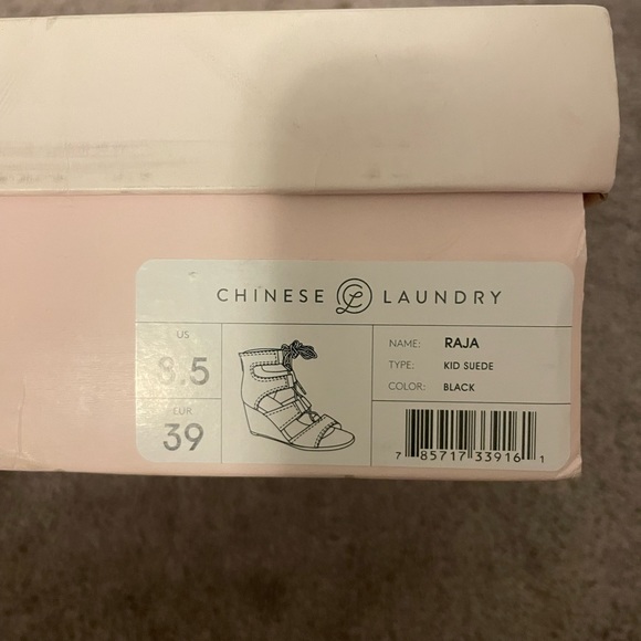 Chinese Laundry Women's Raja Wedge Sandal 8.5 EUC black - Picture 9 of 11